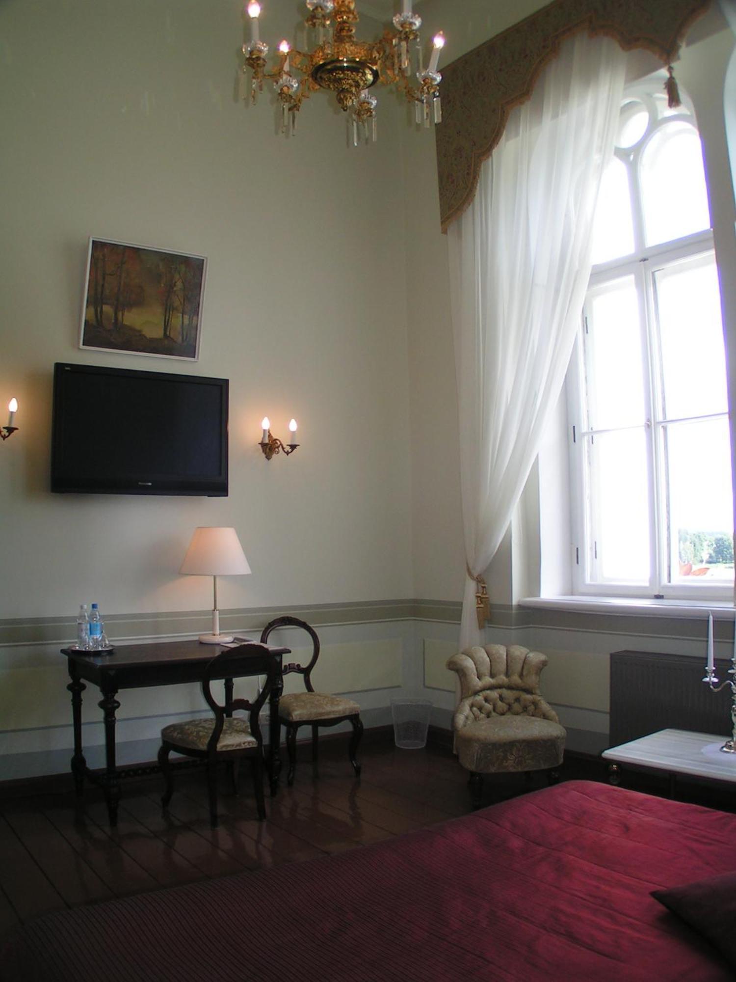 Birinu Pils Hotel Birini ภายนอก รูปภาพ