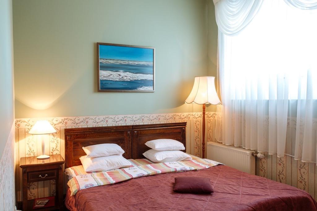 Birinu Pils Hotel Birini ภายนอก รูปภาพ