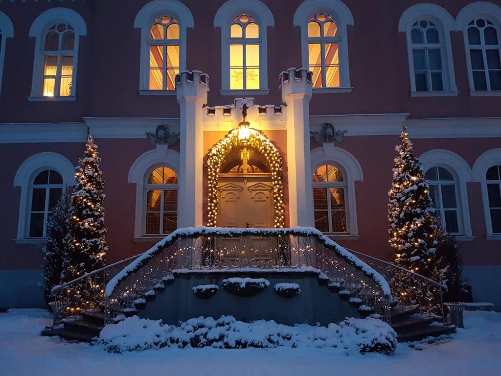 Birinu Pils Hotel Birini ภายนอก รูปภาพ